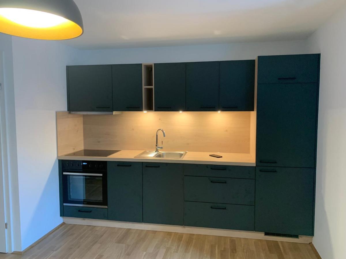 Air-conditioned, Quiet With A Terrace In Center Of St Poelten - Smart Tv St. Pölten